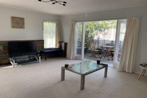 Photo of property in 71 Barrys Road, Glendene, Auckland, 0602