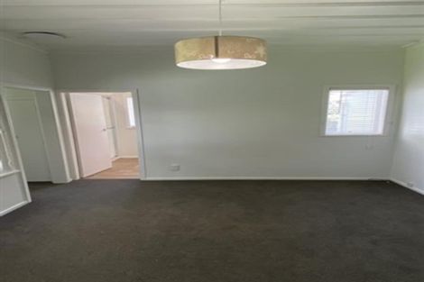 Photo of property in 107 Beach Road, Mellons Bay, Auckland, 2014