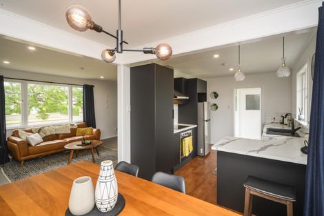 Photo of property in 17 Peters Avenue, Cloverlea, Palmerston North, 4412