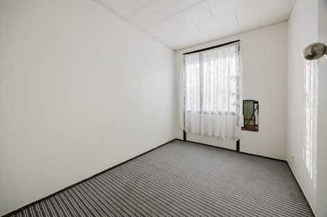 Photo of property in 4 Barneys Farm Road, Clendon Park, Auckland, 2103
