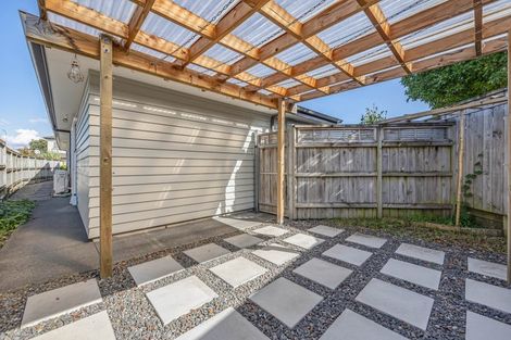 Photo of property in 10 Reno Way, Flat Bush, Auckland, 2016