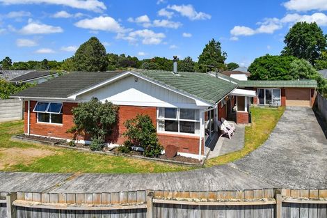 Photo of property in 16 Mccall Place, Opaheke, Papakura, 2113