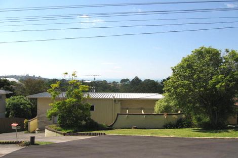 Photo of property in 755 East Coast Road, Northcross, Auckland, 0630