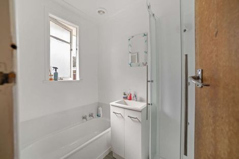 Photo of property in 53 Lyell Road, Outer Kaiti, Gisborne, 4010