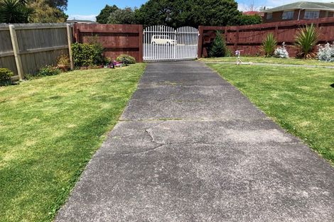 Photo of property in 11 Surman Place, Glen Eden, Auckland, 0602