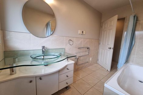 Photo of property in 15 Meteor Place, Schnapper Rock, Auckland, 0632