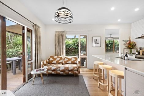 Photo of property in 87 Clyde Street, Island Bay, Wellington, 6023