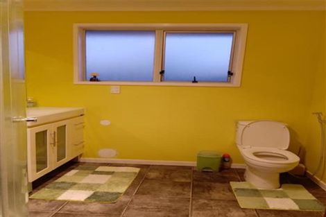 Photo of property in 2/26 Kemp Road, Massey, Auckland, 0614