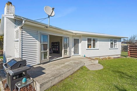 Photo of property in 6 Wairau Place, Kelvin Grove, Palmerston North, 4414