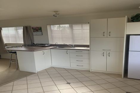Photo of property in 340a Lake Road, Hauraki, Auckland, 0622