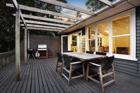 Photo of property in 759 West Coast Road, Oratia, Auckland, 0604