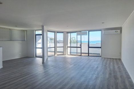 Photo of property in 1/1 Takutai Avenue, Bucklands Beach, Auckland, 2012