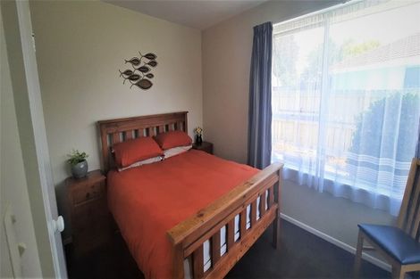 Photo of property in 10 Sturrocks Road, Redwood, Christchurch, 8051