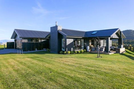 Photo of property in 14 Seven Oaks Drive, Kinloch, Taupo, 3377