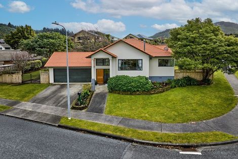 Photo of property in 2 Birkinshaw Grove, Riverstone Terraces, Upper Hutt, 5018