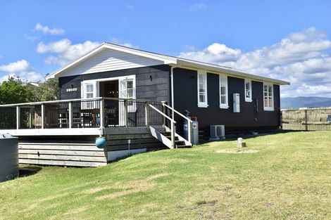 Photo of property in 60 Sarah Street, Waikawa Beach, Levin, 5573