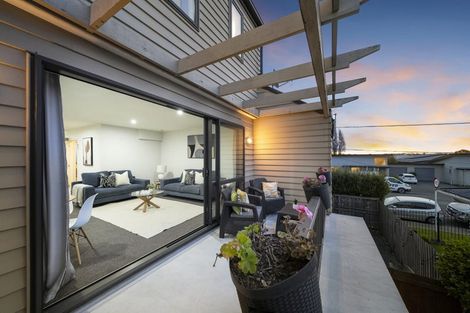 Photo of property in 2/82 Packe Street, Edgeware, Christchurch, 8013