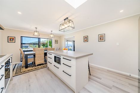 Photo of property in 25 Roband Crescent, Brown Owl, Upper Hutt, 5018