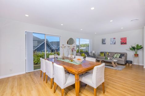 Photo of property in 26 Dida Park Drive, Kumeu, 0810