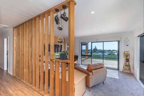 Photo of property in 22 Taonui Street, Waitarere Beach, Levin, 5510