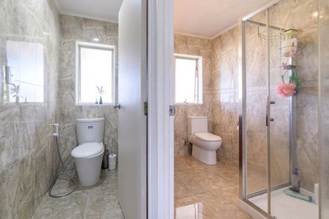 Photo of property in 49 Patts Avenue, Glendene, Auckland, 0602