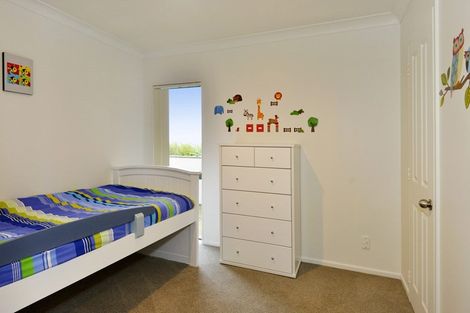 Photo of property in 1/13 Sunnynook Road, Forrest Hill, Auckland, 0620