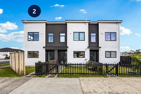 Photo of property in 2 Lumbarda Drive, Kumeu, 0810