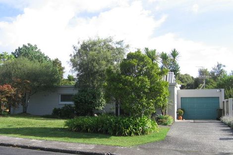 Photo of property in 48 Mcdowell Crescent, Hillcrest, Auckland, 0627