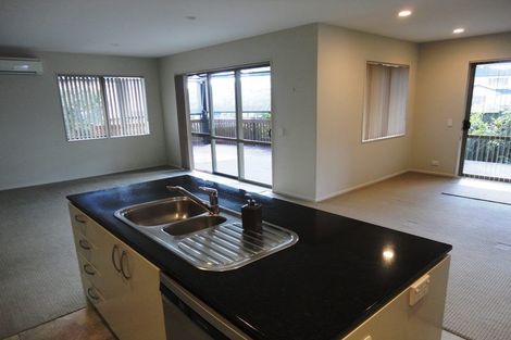 Photo of property in 11 Kaitune Drive, Flat Bush, Auckland, 2016