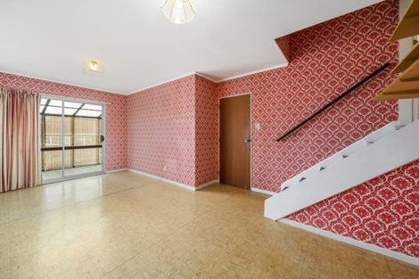 Photo of property in 102 Taylor Terrace, Tawa, Wellington, 5028