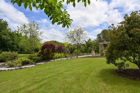 Photo of property in 230 Taupaki Road, Taupaki, Henderson, 0782