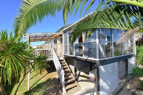 Photo of property in 8 Grenadine Place, Unsworth Heights, Auckland, 0632