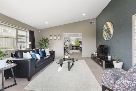 Photo of property in 32 Havana Rise, Grenada Village, Wellington, 6037