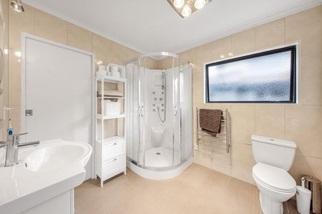 Photo of property in 86 San Marino Drive West, Henderson, Auckland, 0612