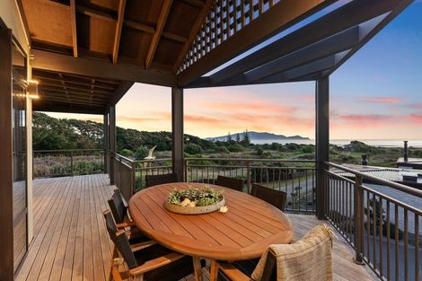 Photo of property in 8 Beachview Grove, Peka Peka, Waikanae, 5391