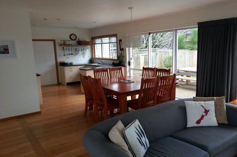 Photo of property in 10 Rimu Road, Mangere Bridge, Auckland, 2022