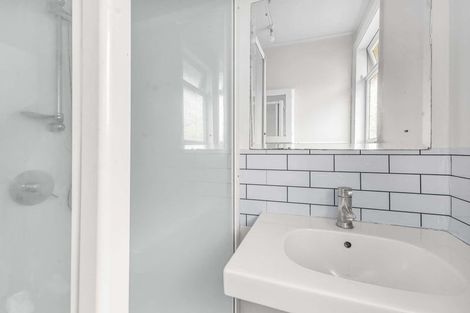 Photo of property in 12 Mcguire Street, Hawera, 4610