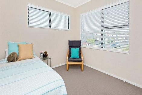 Photo of property in 1 Lorenzo Way, Flat Bush, Auckland, 2016