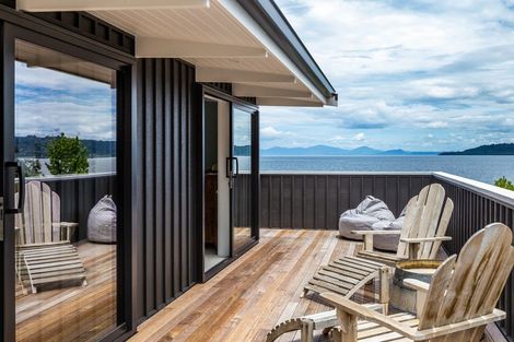 Photo of property in 224 Lake Terrace, Waipahihi, Taupo, 3330