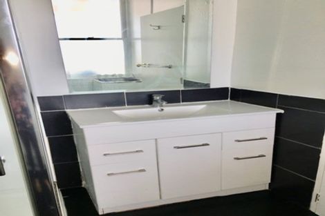 Photo of property in 318 West Coast Road, Glen Eden, Auckland, 0602