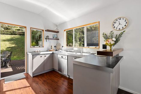 Photo of property in 27 Waverton Terrace, Churton Park, Wellington, 6037