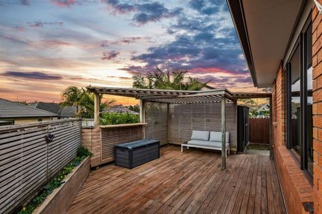 Photo of property in 3 Stow Place, Henderson, Auckland, 0612