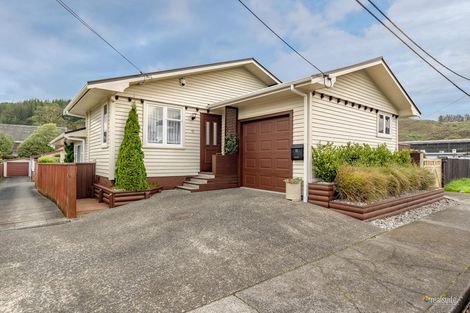 Photo of property in 15 Montgomery Crescent, Clouston Park, Upper Hutt, 5018