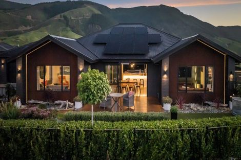 Photo of property in 17 Huntaway Close, Stoke, Nelson, 7011