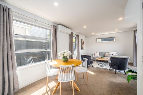 Photo of property in 18 Franklyn Road, Tawa, Wellington, 5028