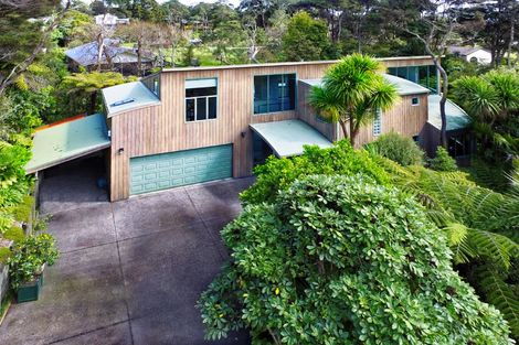 Photo of property in 11a Woodfern Crescent, Titirangi, Auckland, 0604
