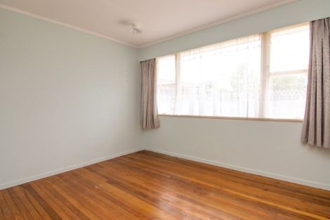 Photo of property in 27 Mokau Place, Terrace End, Palmerston North, 4410