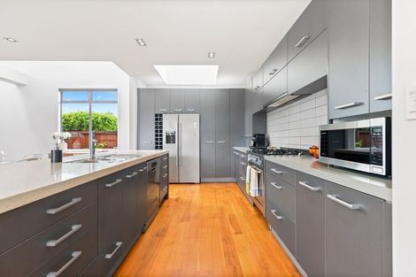 Photo of property in 35 Barrington Drive, Huntington, Hamilton, 3210