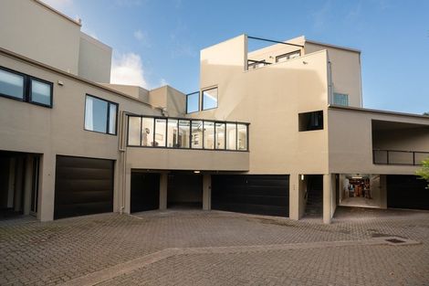 Photo of property in Highwic, 13/32 Hobson Street, Thorndon, Wellington, 6011