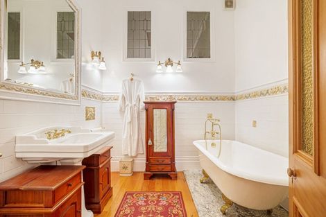 Photo of property in 41 Stanley Point Road, Stanley Point, Auckland, 0624